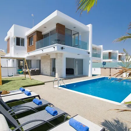 Lynn Boutique Beachfront Ayia Napa